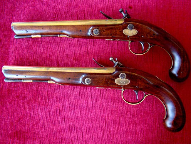 A fine pair of late 18th century brass barreled "Innkeeppers" coaching pistols inscribed "Whyte Hart, Bletchingley" — image 2